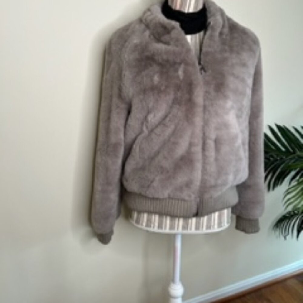 BANANA REPUBLIC Faux Fur Short Jacket, Size, M Color TAUPE